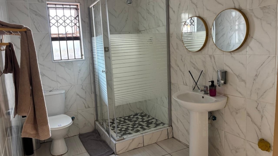 7 Bedroom Property for Sale in Mogwase Unit 4 North West
